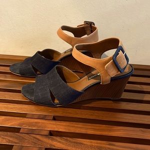 Nine West wedge heel sandles with leather straps and blue denim upper.
